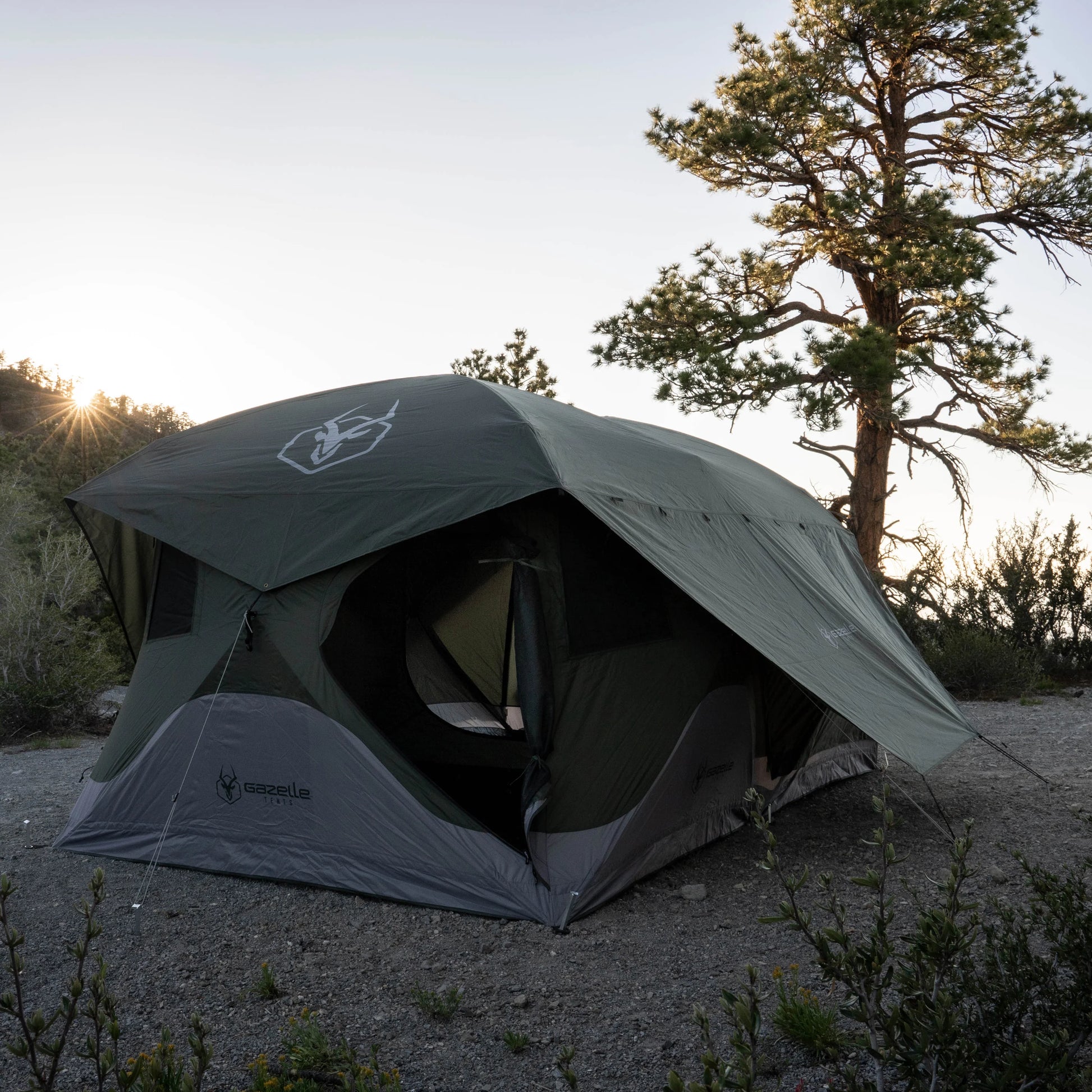 Tents T4 Tandem Hub Tent, Easy 90 Second Set-Up, Waterproof, UV Resistant, Convertible Screen Room, Removable Floor, 4-8 Person, Alpine Green, 78" X 94" X 165", GT450GR