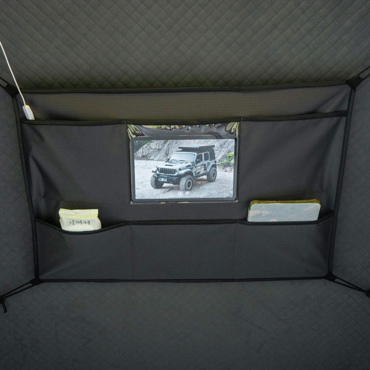 Altitude Heavy-Duty Hard-Shell Rooftop Tent With Ladder [2-3 Person] (SAK93120)